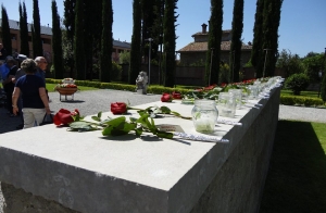 Foto il muro dove furono fucilate le vittime