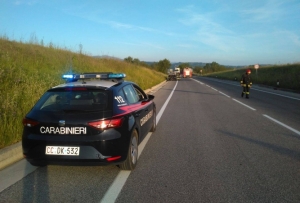 Foto incendio auto Torre Calzolari