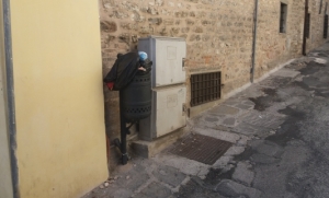 Foto cestino dei rifiuti in via del Cavarello