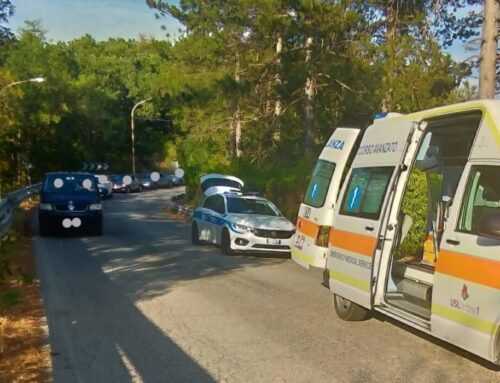 Perdono il controllo della moto a Belvedere e finiscono a terra: 59enne di Napoli in Ospedale a Branca
