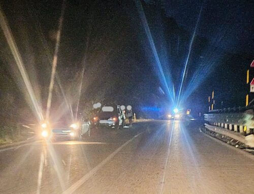 Un grosso sasso cade sulla SS 452 Contessa, danneggiata un’auto di eugubini. Sul posto i Carabinieri