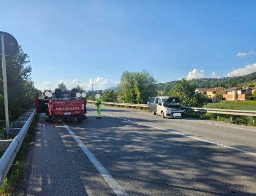 Incidente tra un’auto e un camion sulla SS 219 tra Padule e Torre Calzolari. Eugubina di 56 anni in Ospedale